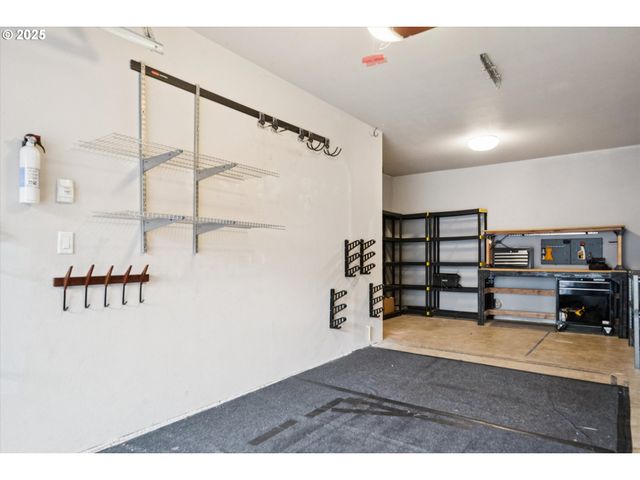 3850 SUMMERLINN Dr, West Linn, OR 97068