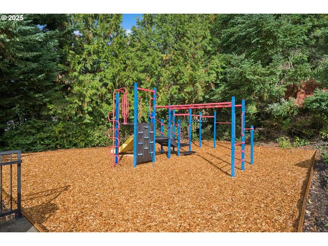 3850 SUMMERLINN Dr, West Linn, OR 97068