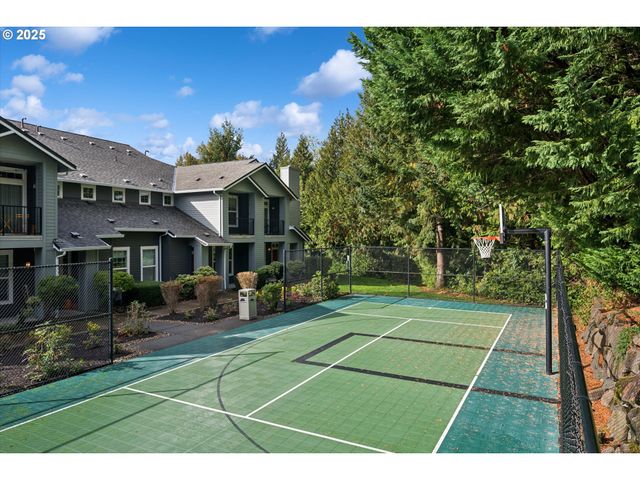 3850 SUMMERLINN Dr, West Linn, OR 97068