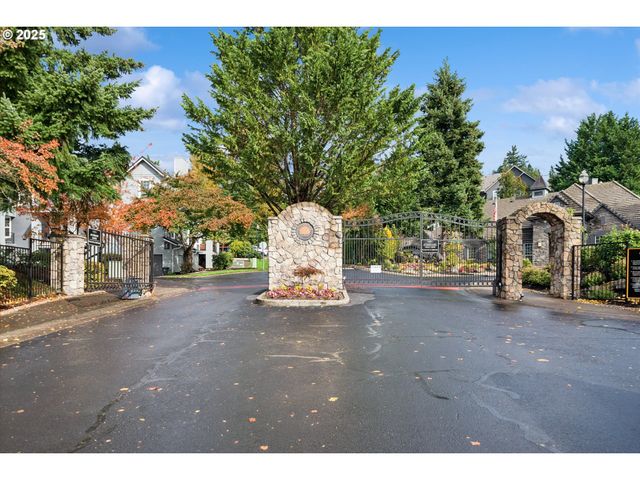 3850 SUMMERLINN Dr, West Linn, OR 97068