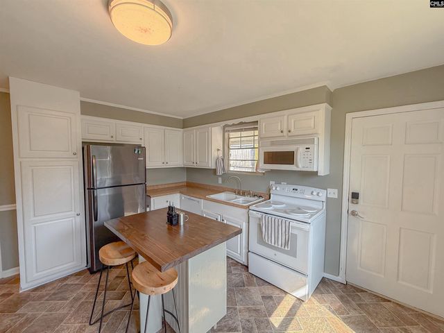 170 Parkwood Drive, West Columbia, SC 29170