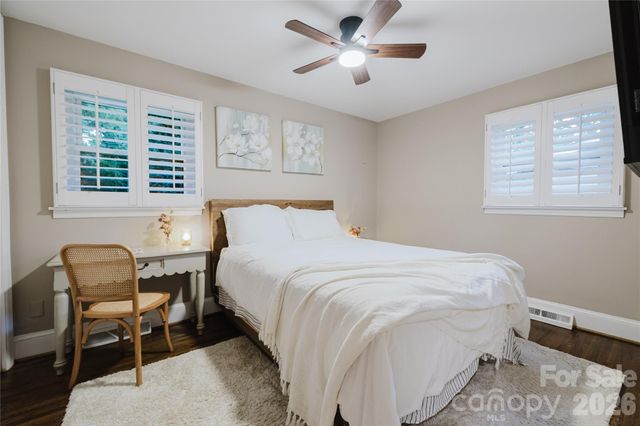 4920 Raymond Place, Charlotte, NC 28205