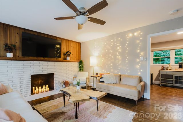 4920 Raymond Place, Charlotte, NC 28205