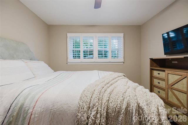 4920 Raymond Place, Charlotte, NC 28205