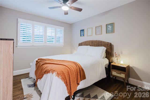 4920 Raymond Place, Charlotte, NC 28205
