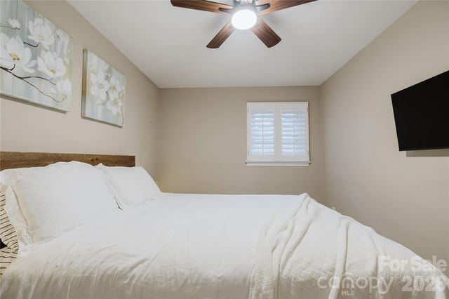 4920 Raymond Place, Charlotte, NC 28205