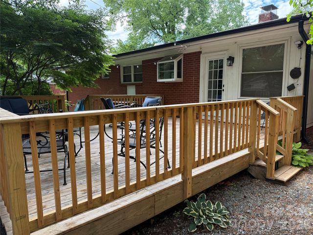 4920 Raymond Place, Charlotte, NC 28205