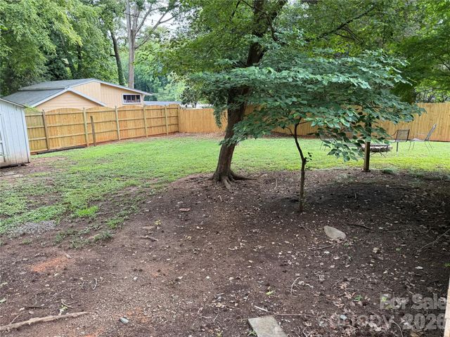 4920 Raymond Place, Charlotte, NC 28205