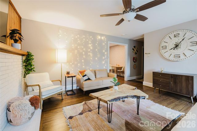 4920 Raymond Place, Charlotte, NC 28205