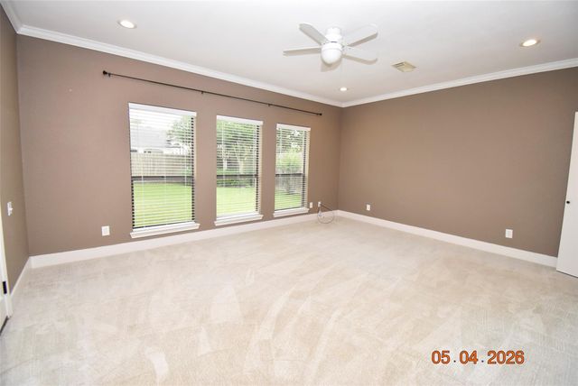 421 Creekside Drive, League City, TX 77573