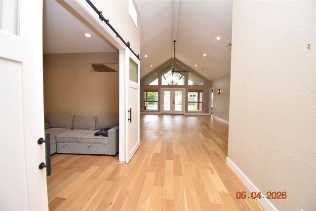 421 Creekside Drive, League City, TX 77573