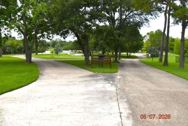 421 Creekside Drive, League City, TX 77573