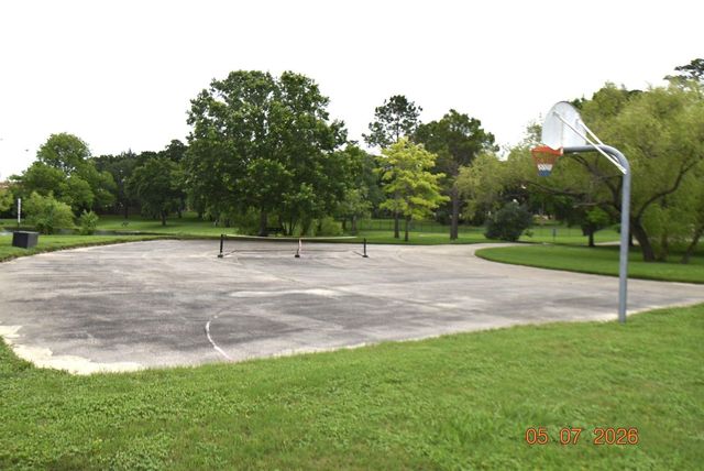 421 Creekside Drive, League City, TX 77573