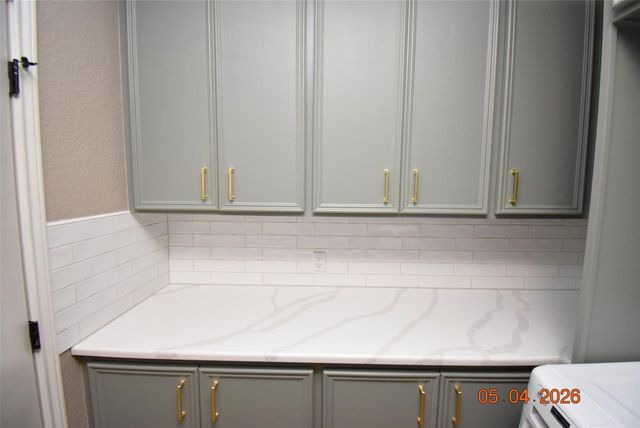 421 Creekside Drive, League City, TX 77573