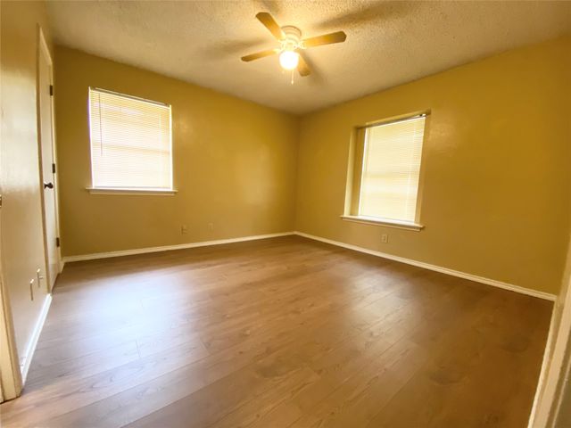 223 Woodcrest Drive, Richardson, TX 75080