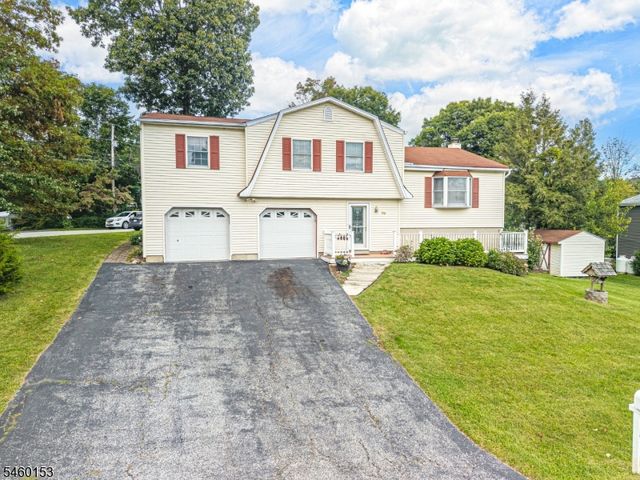 10 Hummingbird Trl, Vernon Twp., NJ 07422