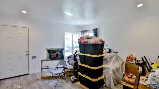 1877 S Cloverdale, Los Angeles, CA 90019