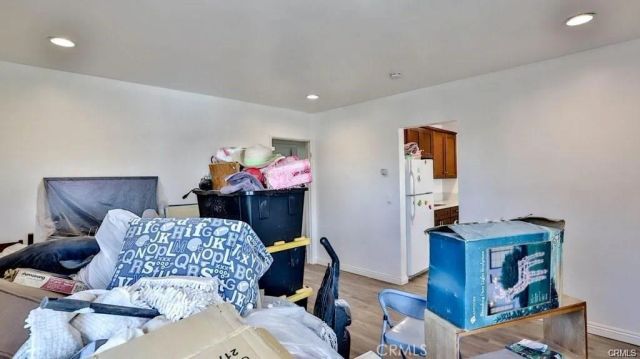 1877 S Cloverdale, Los Angeles, CA 90019