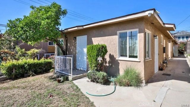 1877 S Cloverdale, Los Angeles, CA 90019