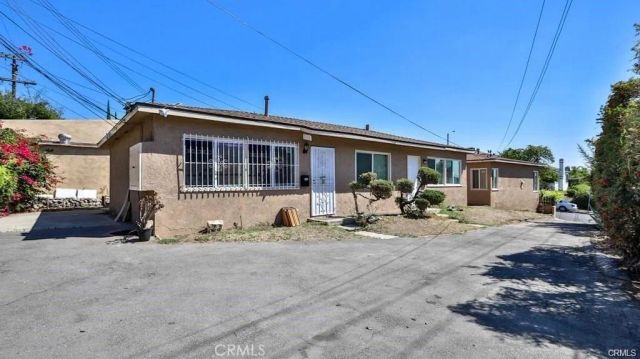 1877 S Cloverdale, Los Angeles, CA 90019