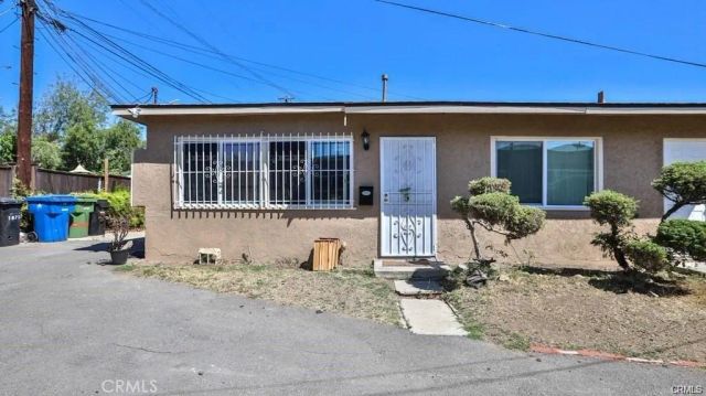 1877 S Cloverdale, Los Angeles, CA 90019