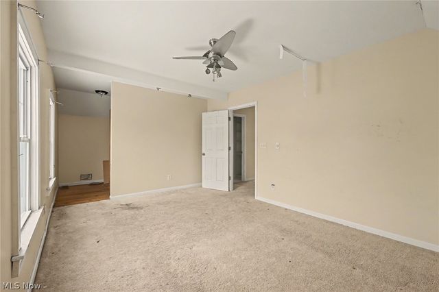 1474 Winchester Avenue, Lakewood, OH 44107