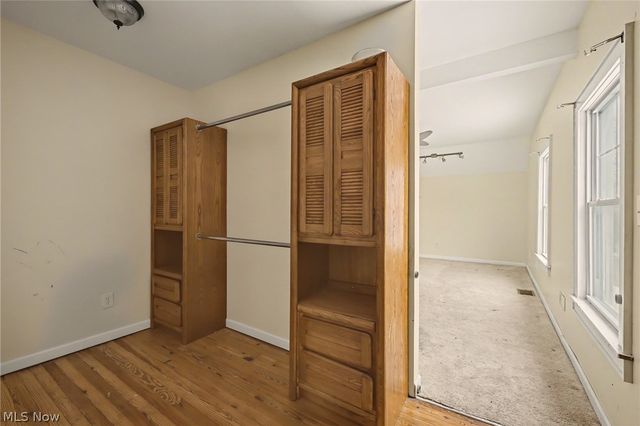 1474 Winchester Avenue, Lakewood, OH 44107