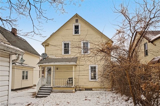 1474 Winchester Avenue, Lakewood, OH 44107