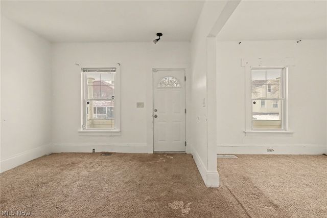 1474 Winchester Avenue, Lakewood, OH 44107