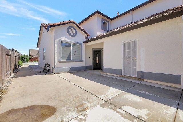 8401 Carriage Oaks Way, Antelope, CA 95843