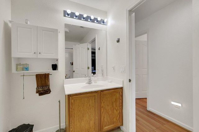 8401 Carriage Oaks Way, Antelope, CA 95843