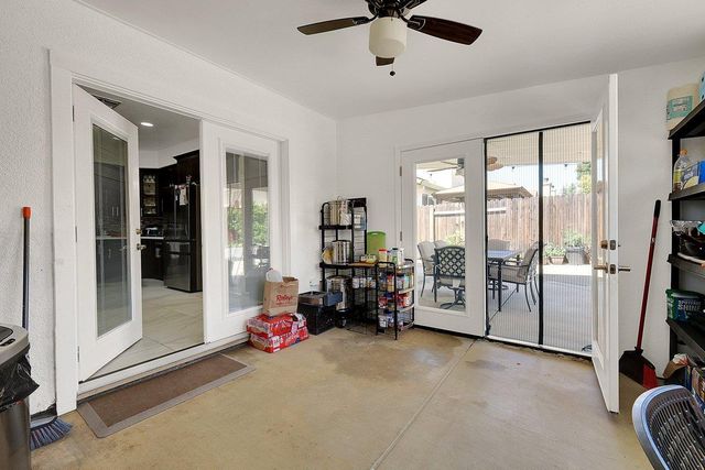 8401 Carriage Oaks Way, Antelope, CA 95843