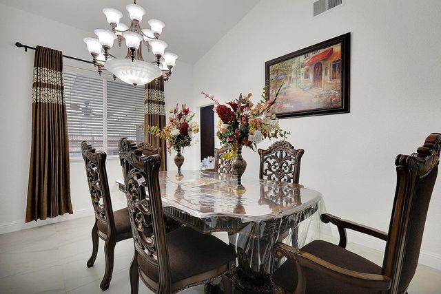 8401 Carriage Oaks Way, Antelope, CA 95843