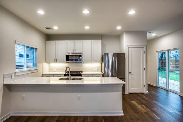 6800 Menchaca RD 17, Austin, TX 78745