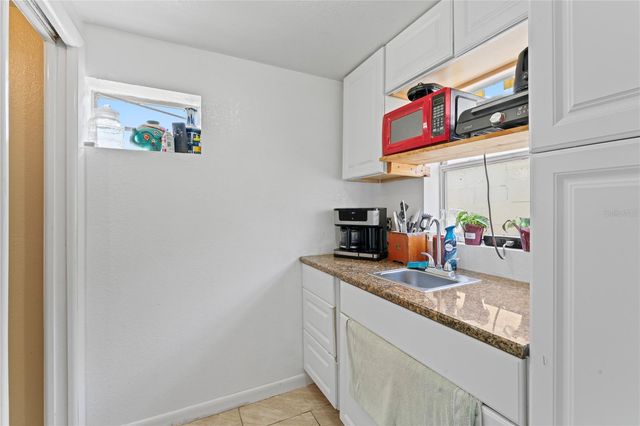 3112 W DEWEY STREET, Tampa, FL 33607