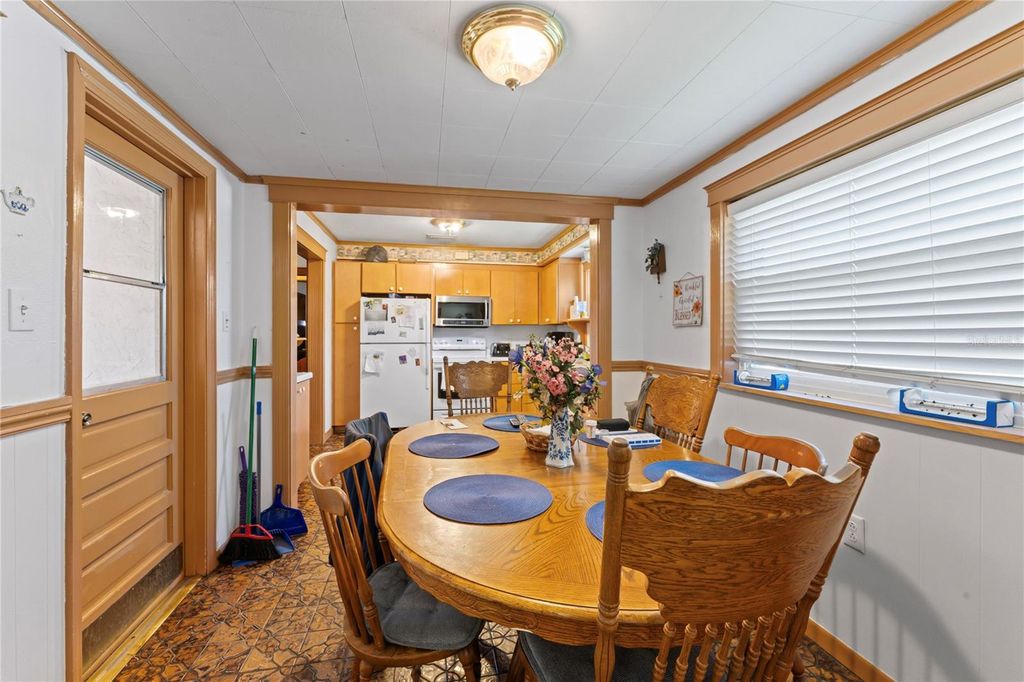 Image 14 of property listing at 3112 W DEWEY STREET, Tampa, FL 33607