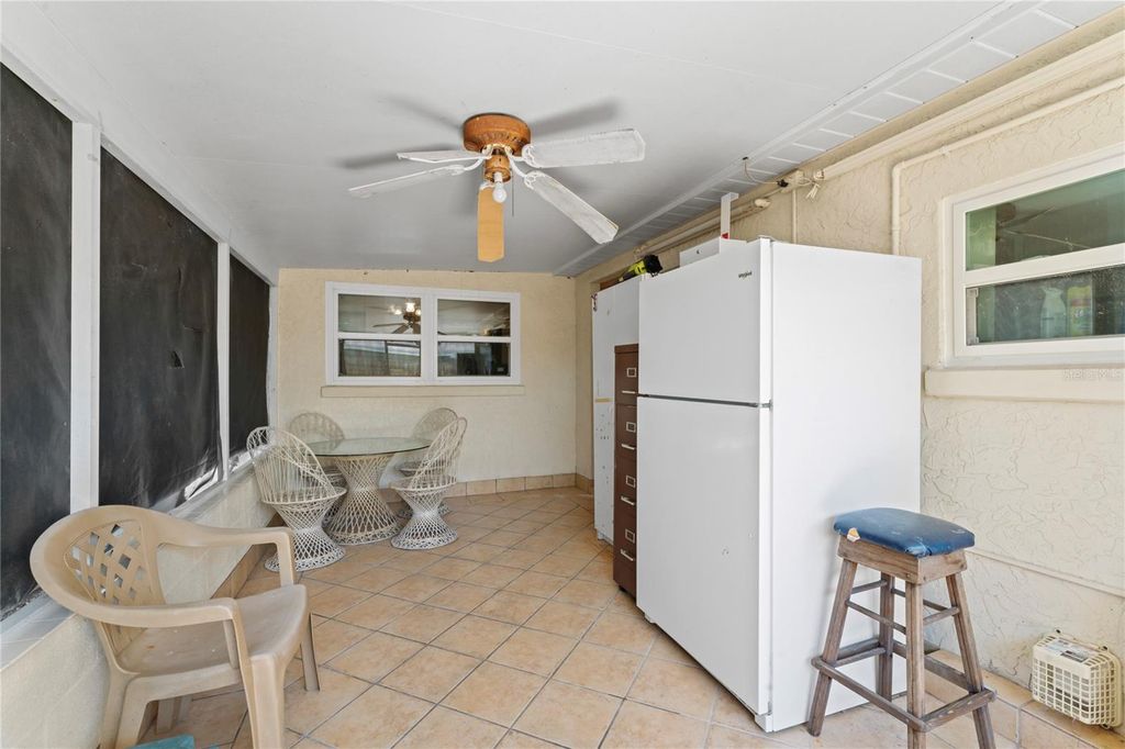 Image 17 of property listing at 3112 W DEWEY STREET, Tampa, FL 33607