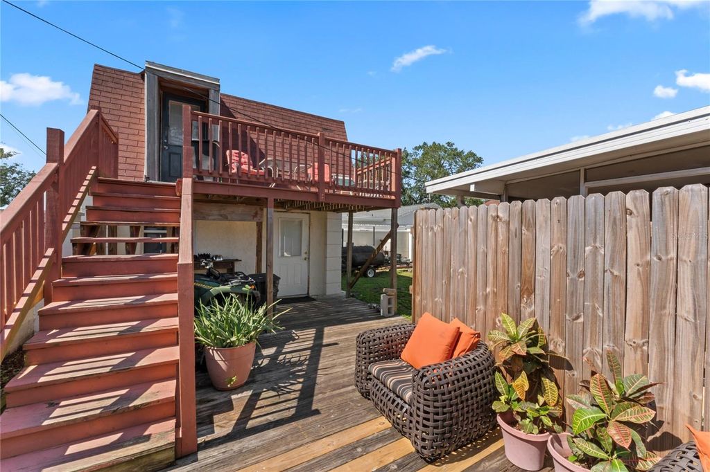 Image 20 of property listing at 3112 W DEWEY STREET, Tampa, FL 33607