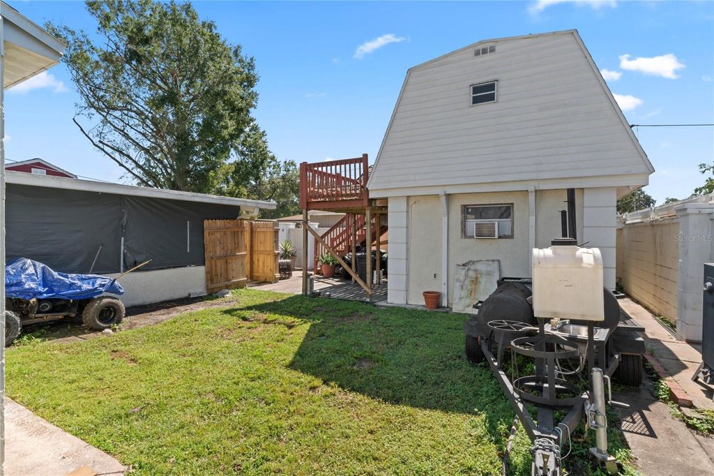 Image 23 of property listing at 3112 W DEWEY STREET, Tampa, FL 33607