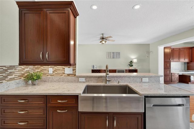 1726 LORIANA STREET, Brandon, FL 33511