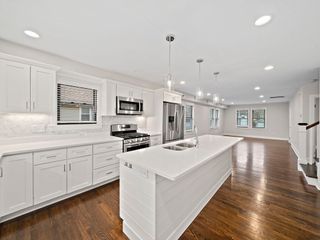 37 Bay State Road 37, Quincy, MA 02171