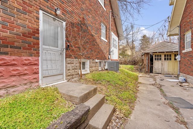 702 4TH ST, Boonville, MO 65233