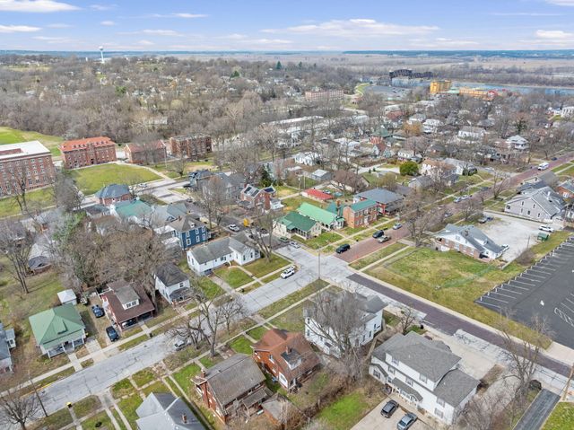 702 4TH ST, Boonville, MO 65233