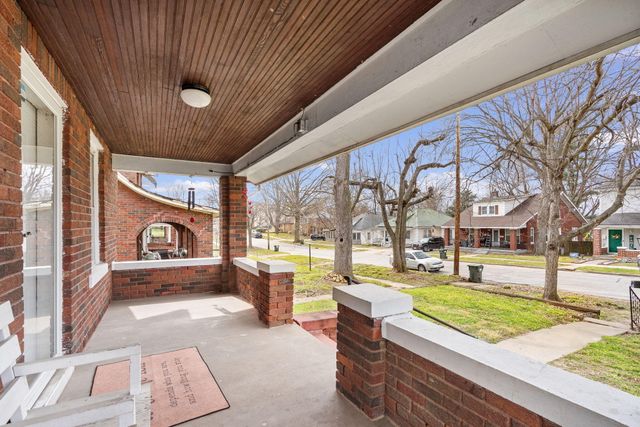 702 4TH ST, Boonville, MO 65233