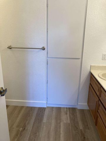 8086 Briar Ridge Ln, Citrus Heights, CA 95610