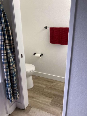 8086 Briar Ridge Ln, Citrus Heights, CA 95610