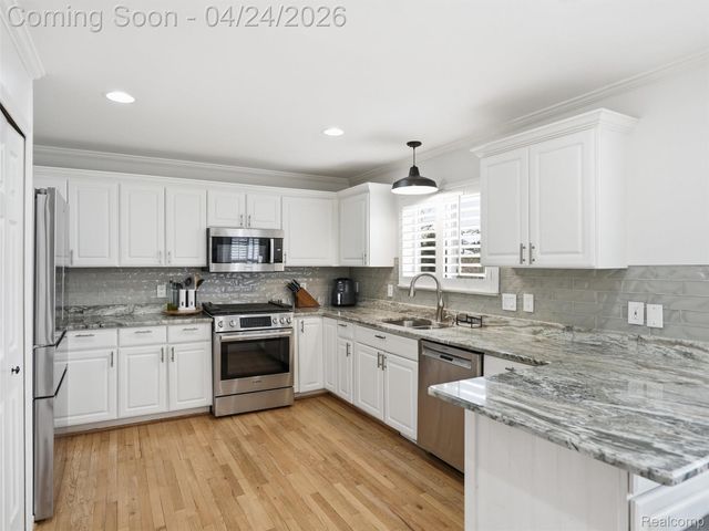 42610 Colorado Drive, Clinton Charter Township, MI 48036
