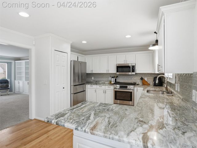 42610 Colorado Drive, Clinton Charter Township, MI 48036