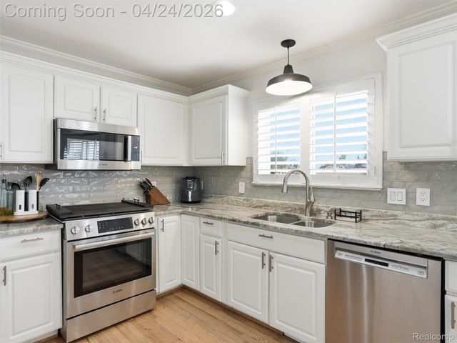 42610 Colorado Drive, Clinton Charter Township, MI 48036