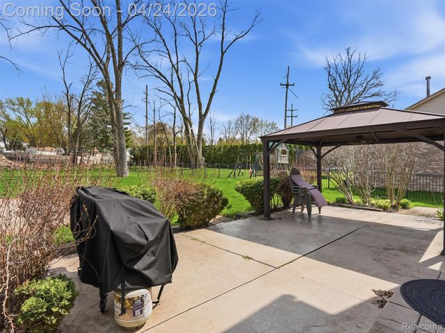42610 Colorado Drive, Clinton Charter Township, MI 48036